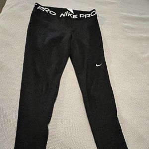 Nike Pro Leggings - Size large - black